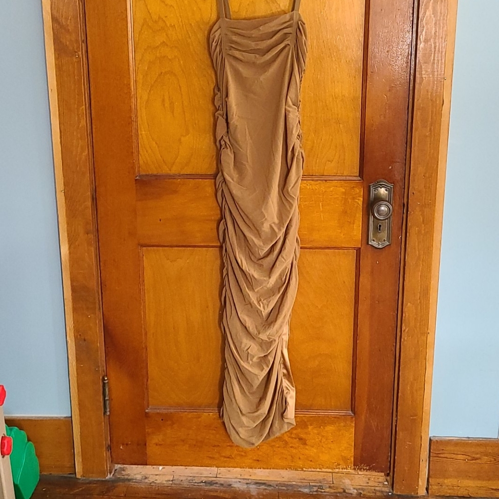 Zip back nude ruched dress